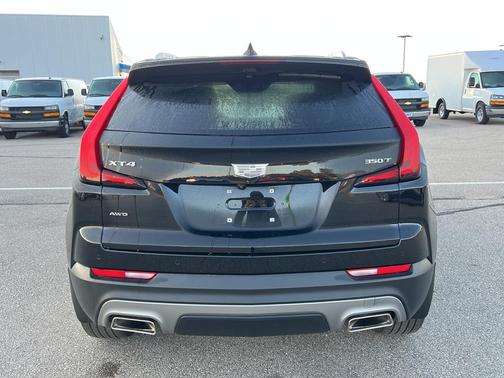 2022 Cadillac XT4 Premium Luxury
