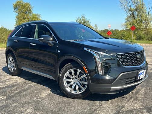 2022 Cadillac XT4 Premium Luxury