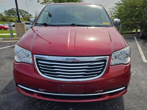2013 Chrysler Town & Country Touring-L