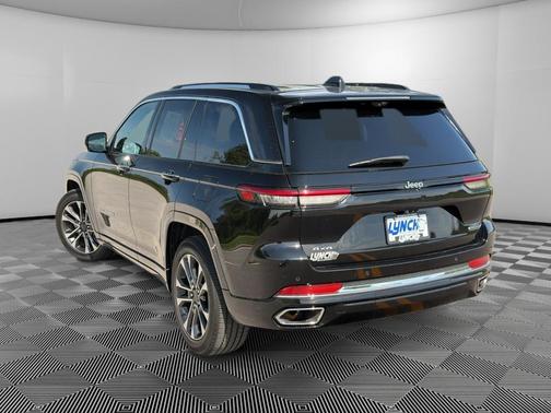 Diamond Black 2022 Jeep Grand Cherokee Overland