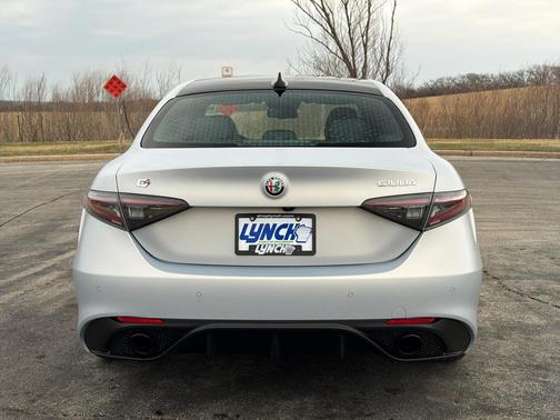 Moonlight Gray 2024 Alfa Romeo Giulia Ti