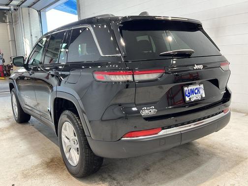 2025 Jeep Grand Cherokee Laredo X