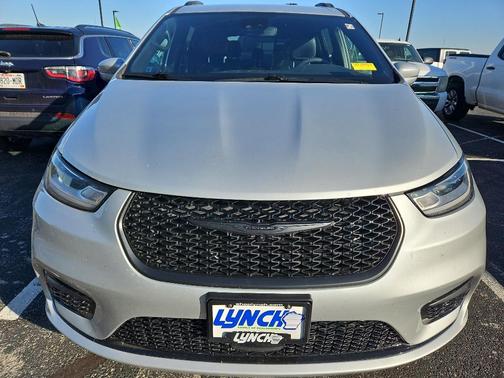 2022 Chrysler Pacifica Touring-L