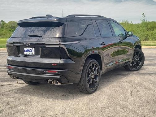 Mosaic Black Metallic 2026 Chevrolet Traverse RS