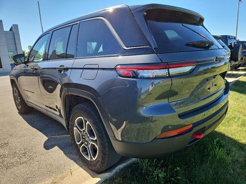 2022 Jeep Grand Cherokee Trailhawk