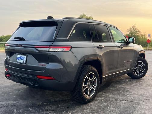 2022 Jeep Grand Cherokee Trailhawk