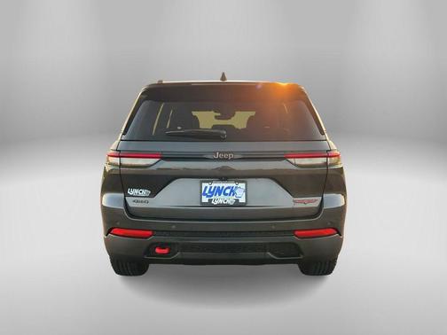 2022 Jeep Grand Cherokee Trailhawk