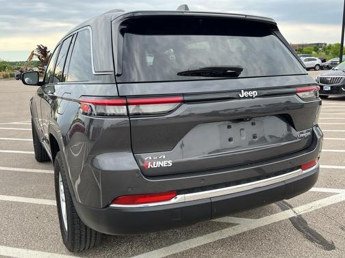 2023 Jeep Grand Cherokee Laredo