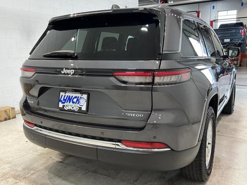 2023 Jeep Grand Cherokee Laredo