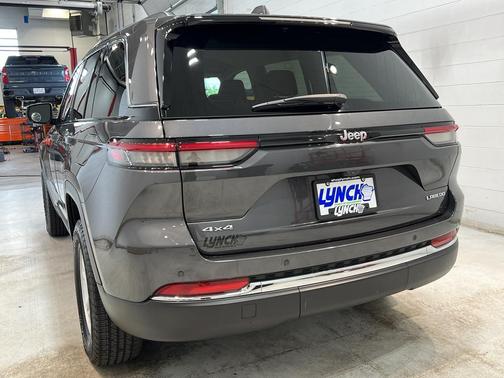 2023 Jeep Grand Cherokee Laredo