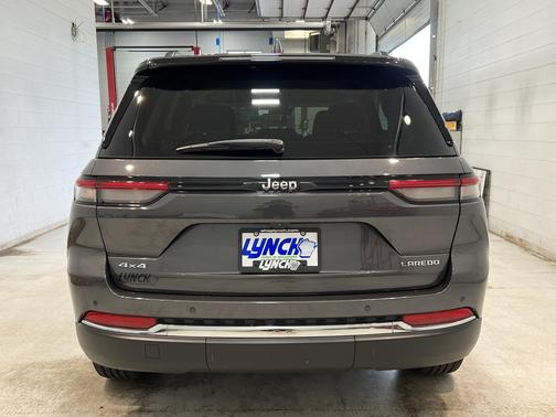 2023 Jeep Grand Cherokee Laredo