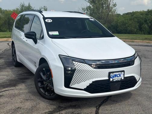 Bright White Clearcoat 2027 Chrysler Pacifica SELECT 250TH ANNIVERSARY