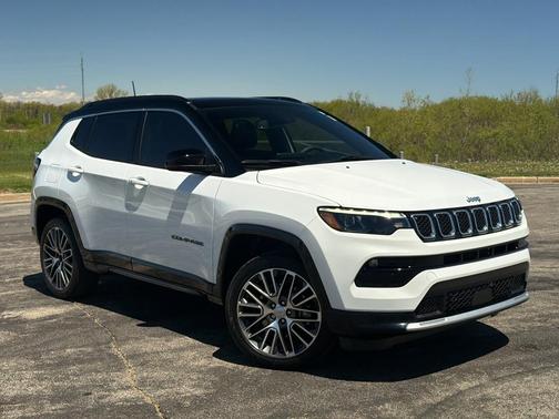 Bright White Clearcoat 2023 Jeep Compass Limited
