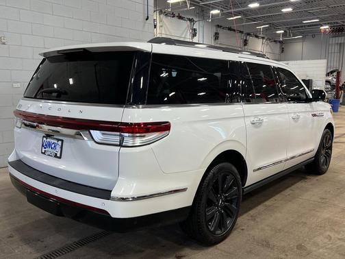 2023 Lincoln Navigator L Reserve