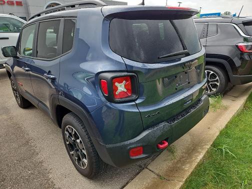 2023 Jeep Renegade Trailhawk