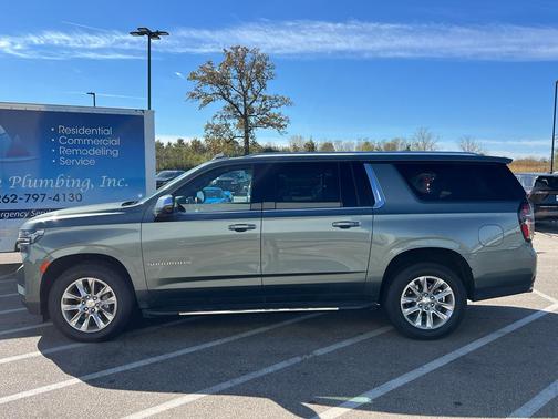 2023 Chevrolet Suburban Premier