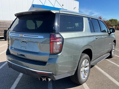 2023 Chevrolet Suburban Premier