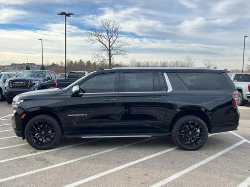 2023 Chevrolet Suburban Premier