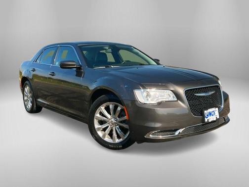 2017 Chrysler 300 Limited