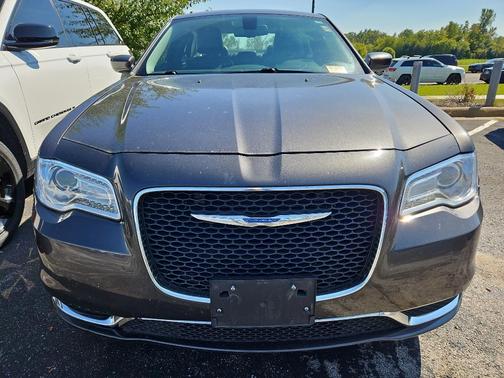 2017 Chrysler 300 Limited