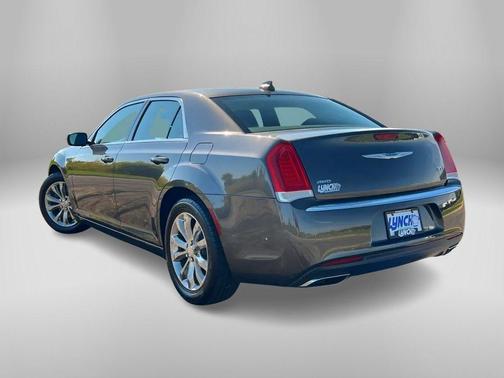 2017 Chrysler 300 Limited