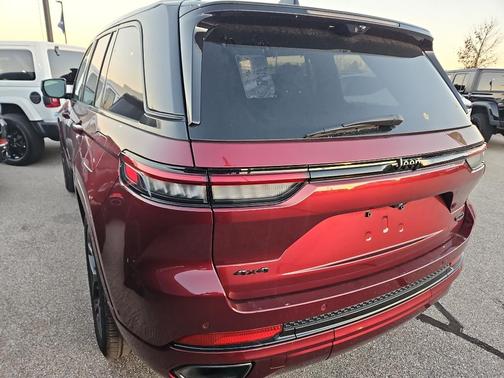 2024 Jeep Grand Cherokee Summit