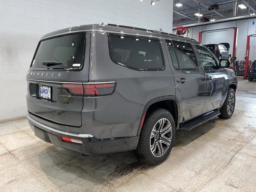 2024 Jeep Wagoneer Base