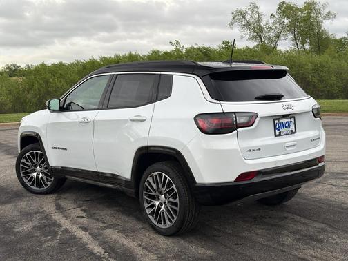 Bright White Clearcoat 2024 Jeep Compass Limited