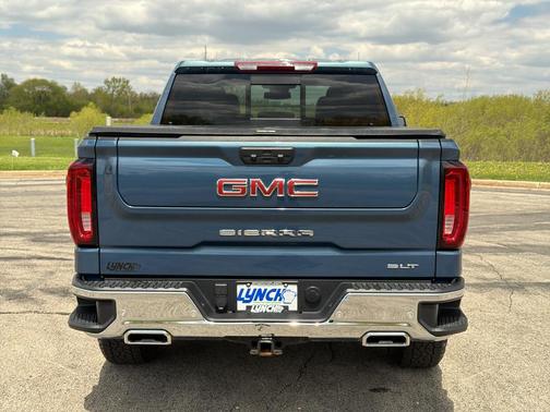 Metallic 2024 GMC Sierra 1500 SLT