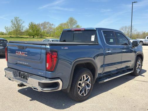 Metallic 2024 GMC Sierra 1500 SLT