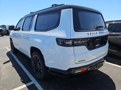 Bright White Clearcoat 2023 Jeep Grand Wagoneer Series II