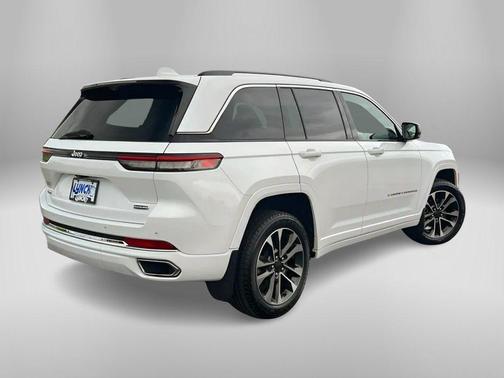 2022 Jeep Grand Cherokee Overland