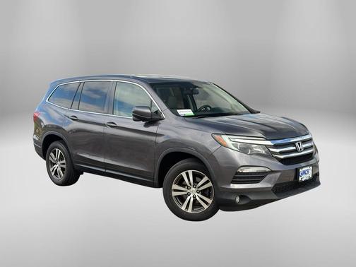 Modern Steel Metallic 2017 Honda Pilot EX-L