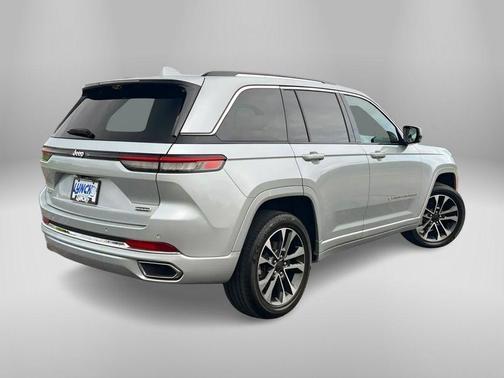 2022 Jeep Grand Cherokee Overland