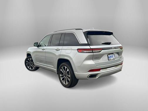 2022 Jeep Grand Cherokee Overland