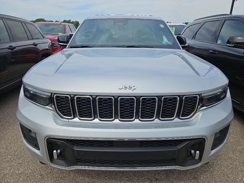 2022 Jeep Grand Cherokee Overland