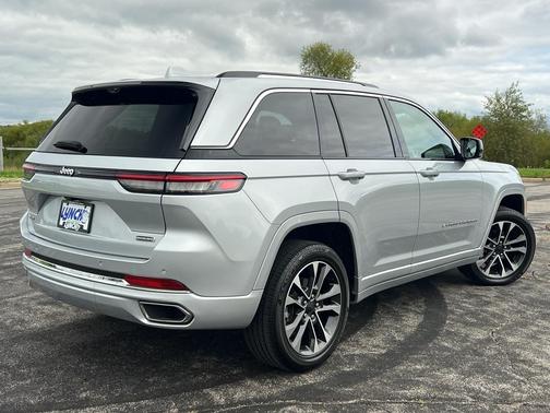 2022 Jeep Grand Cherokee Overland