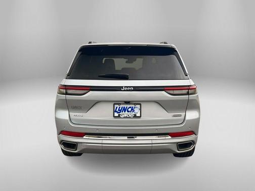 2022 Jeep Grand Cherokee Overland