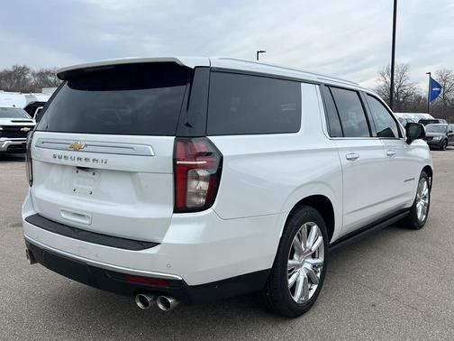 2021 Chevrolet Suburban High Country