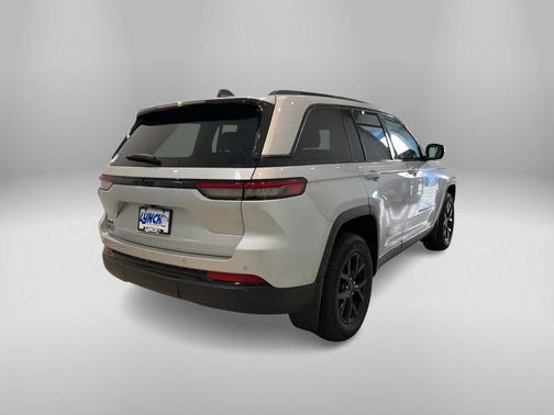 2024 Jeep Grand Cherokee Laredo