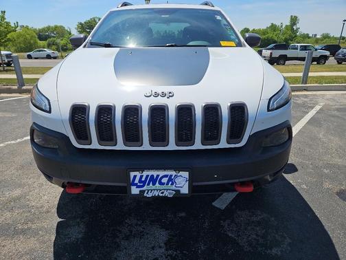 Bright White Clearcoat 2018 Jeep Cherokee Trailhawk
