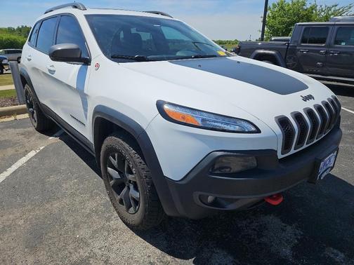 Bright White Clearcoat 2018 Jeep Cherokee Trailhawk