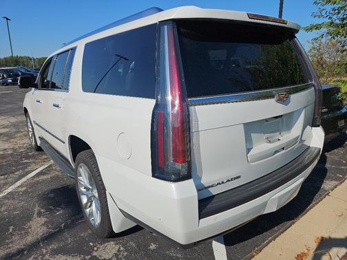 2017 Cadillac Escalade ESV Luxury