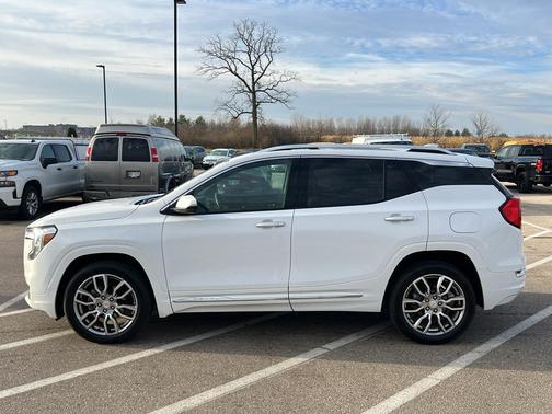 2023 GMC Terrain Denali