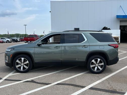 2023 Chevrolet Traverse LT Leather