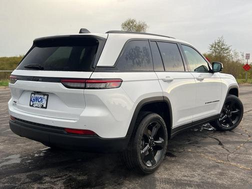 2025 Jeep Grand Cherokee Laredo