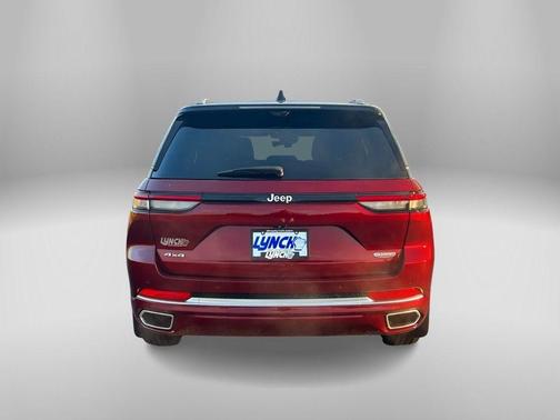 2022 Jeep Grand Cherokee Summit