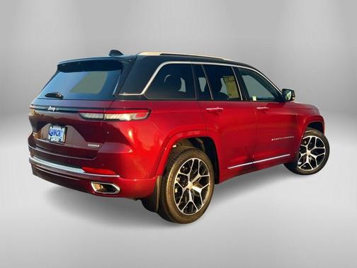 2022 Jeep Grand Cherokee Summit