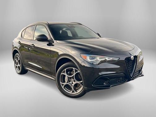 2024 Alfa Romeo Stelvio Base