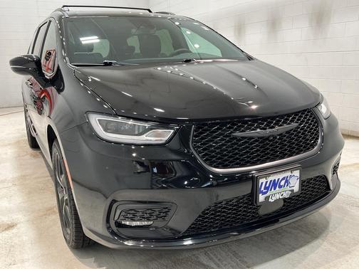 2024 Chrysler Pacifica Touring-L